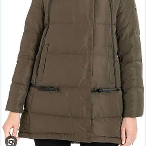 Brown Puffer Coat with Zipper Pockets